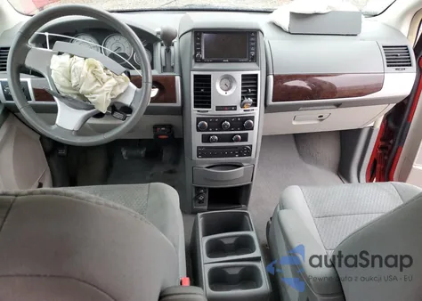 2010 Chrysler Town & Country Touring из США, поврежденный, VIN 2A4RR5D13AR151607